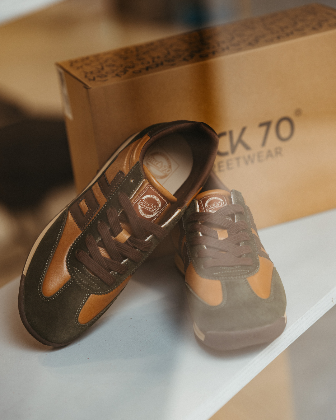 Back 70 - Jogger tan coffee